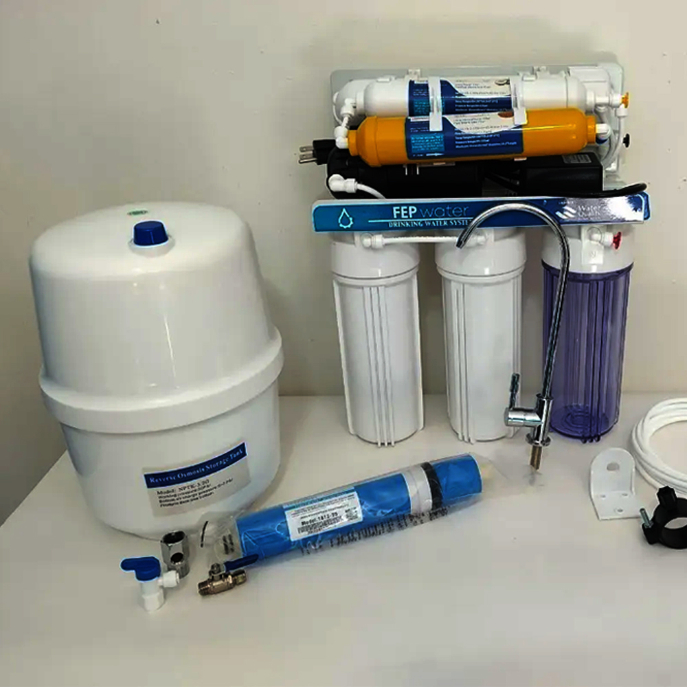 Purificador de agua por Osmosis Inversa con bomba